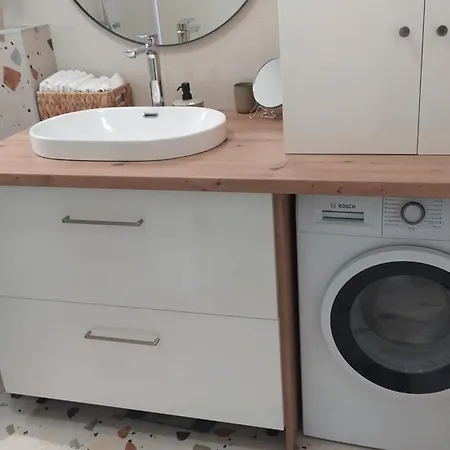 Apartment Orange Klis