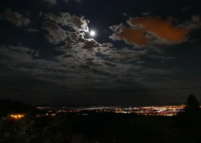 شقة Orange Klis